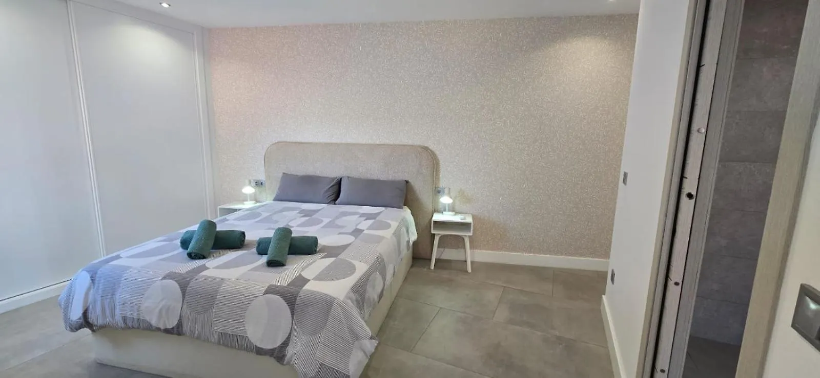 Central & Quite 2Bdr Beachfront Fuengirola Appartamento