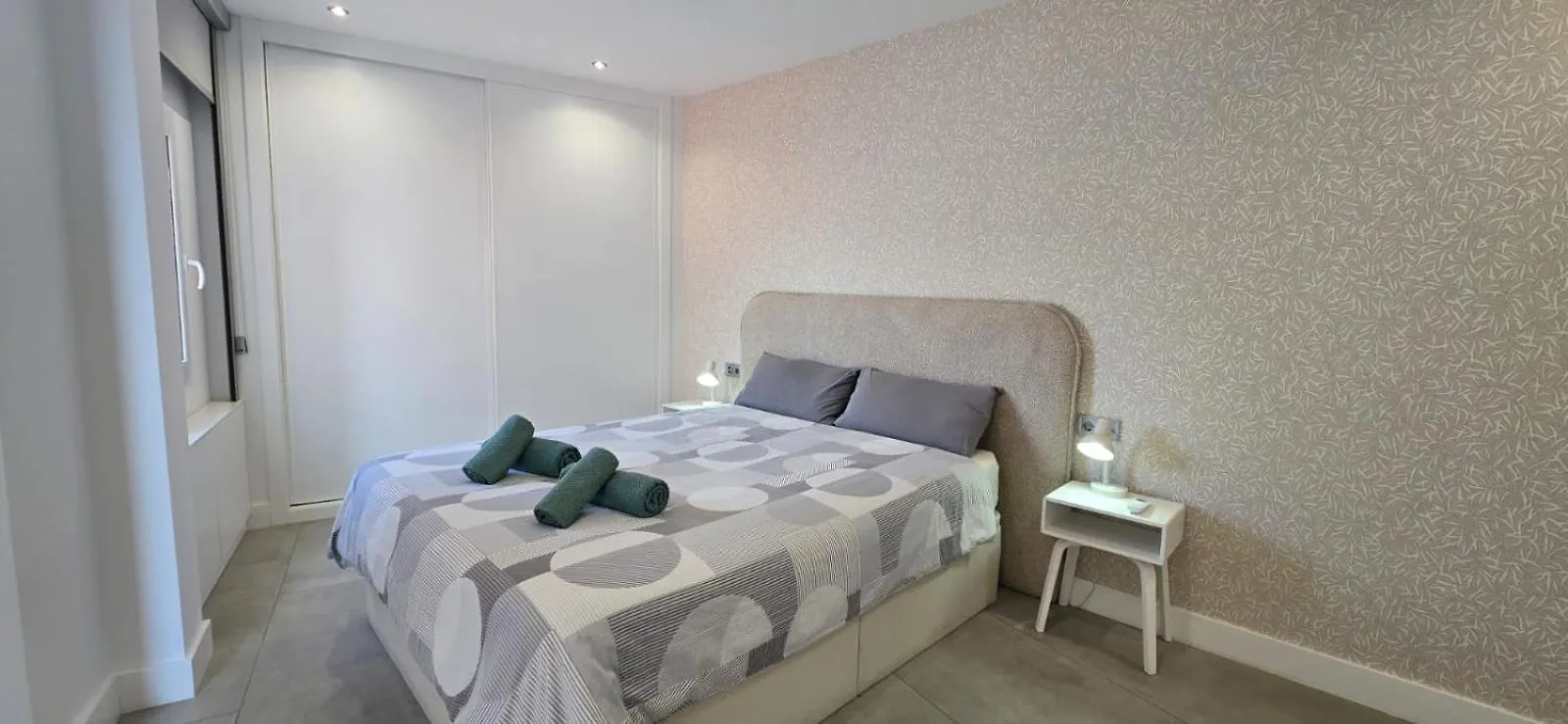 Central & Quite 2Bdr Beachfront Fuengirola Appartamento