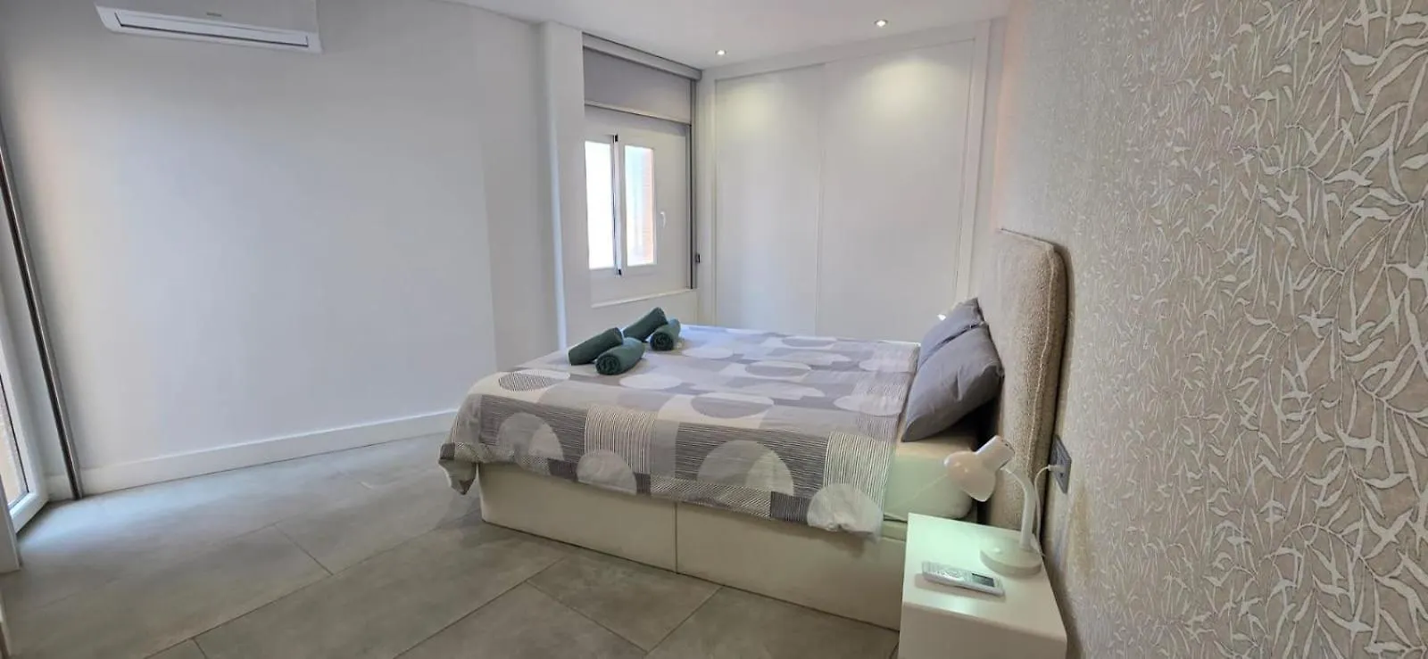 Central & Quite 2Bdr Beachfront Fuengirola Spagna