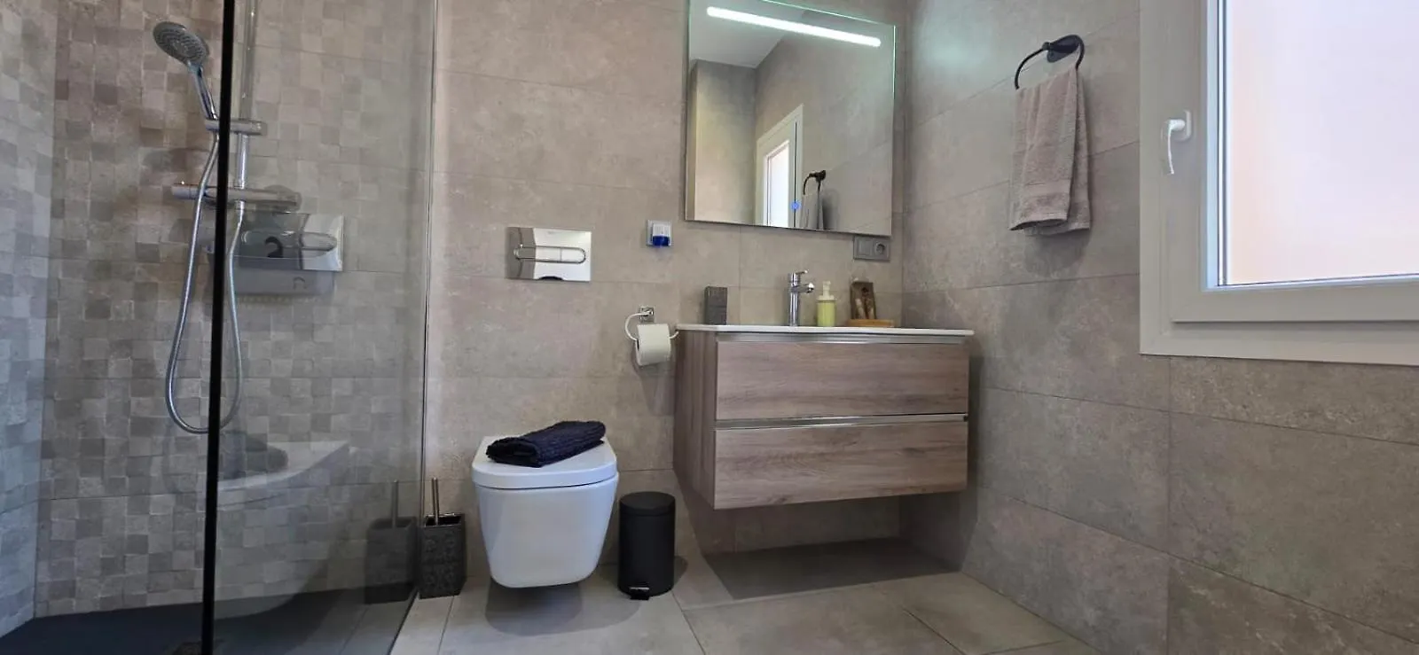 Central & Quite 2Bdr Beachfront Fuengirola
